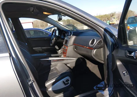 2011 Mercedes-Benz Gl 550 4Matic z USA, uszkodzony, nr VIN 4JGBF8GE1BA727969